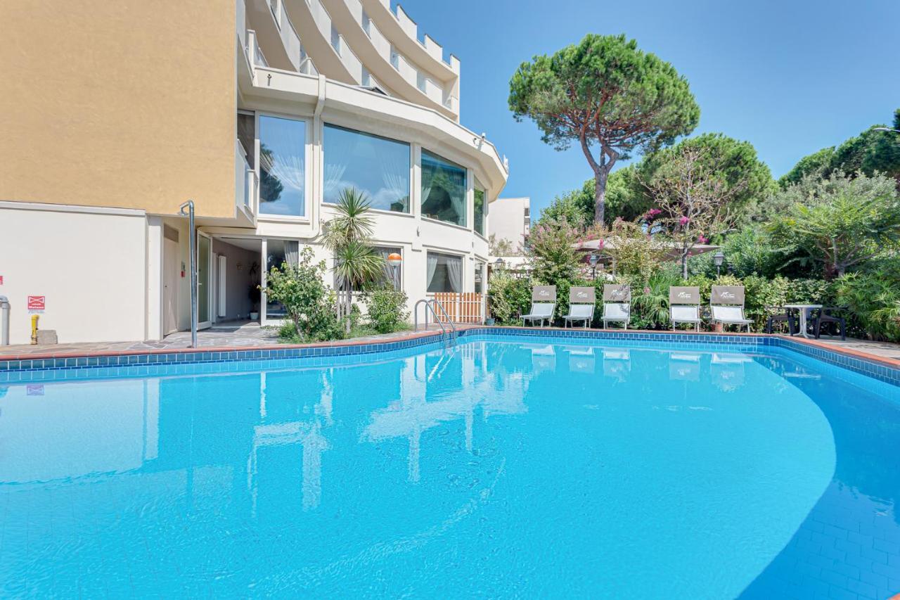 Hotel Schiller Cervia Extérieur photo