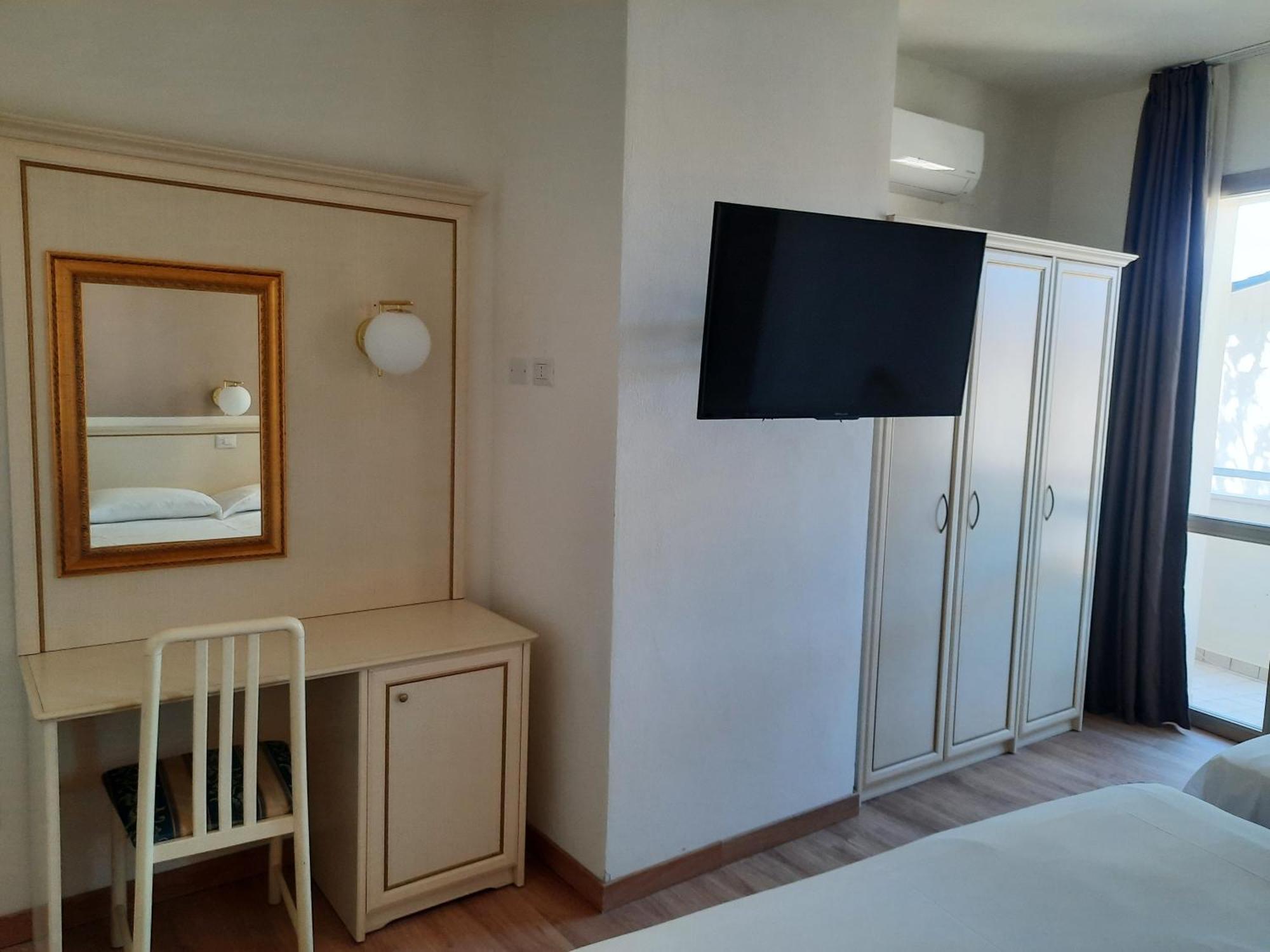 Hotel Schiller Cervia Extérieur photo