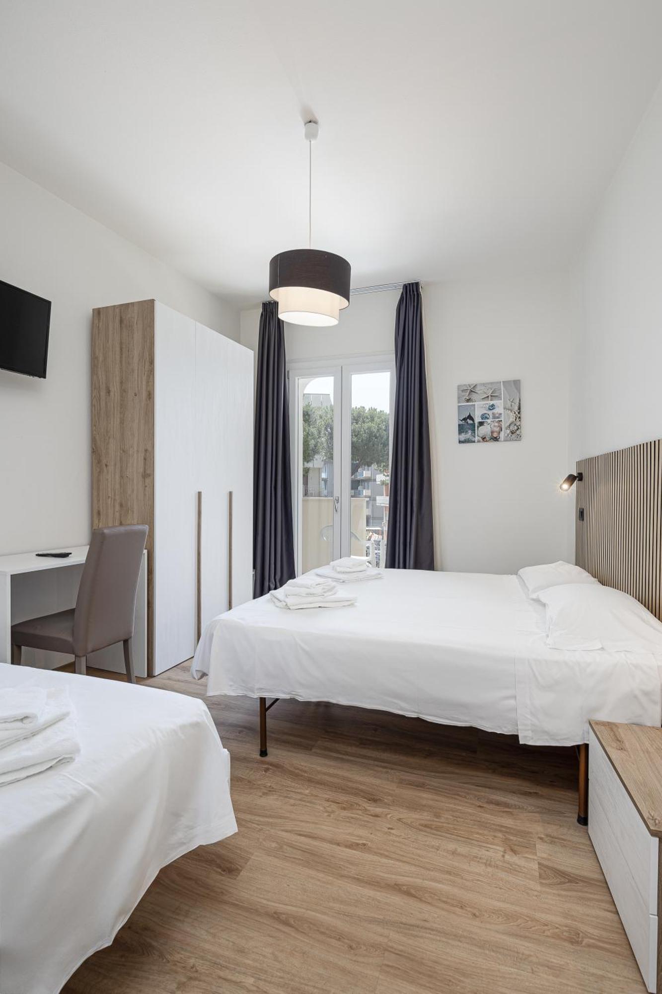 Hotel Schiller Cervia Extérieur photo
