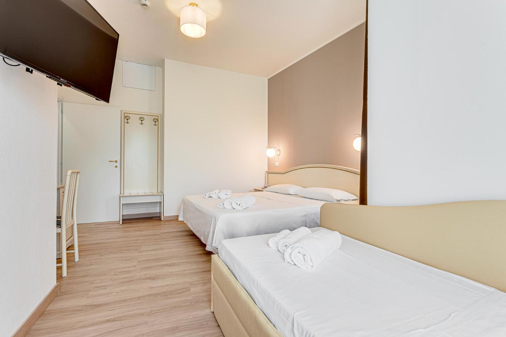 Hotel Schiller Cervia Extérieur photo